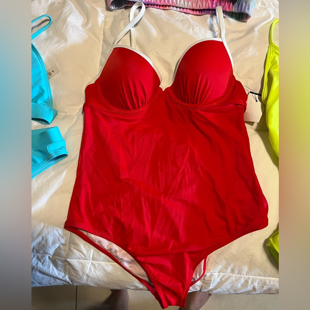 Bundle of 7 swimsuits - Picture 4 of 8